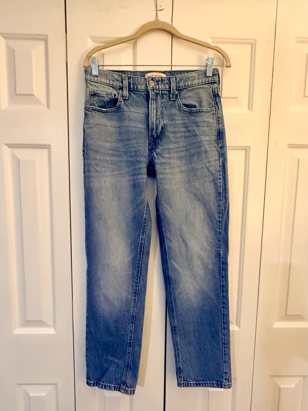 Lucky Brand Women's Light Blue Straight Leg Jeans